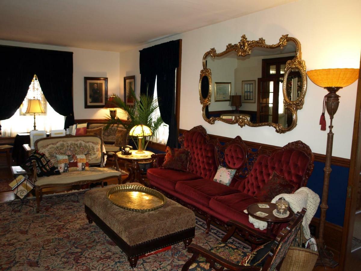 Manheim Manor Bed & Breakfast Exterior photo