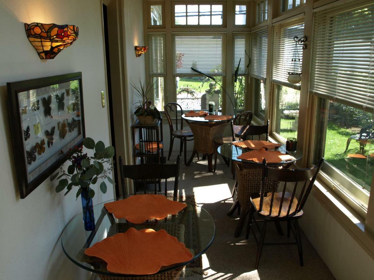 Manheim Manor Bed & Breakfast Exterior photo