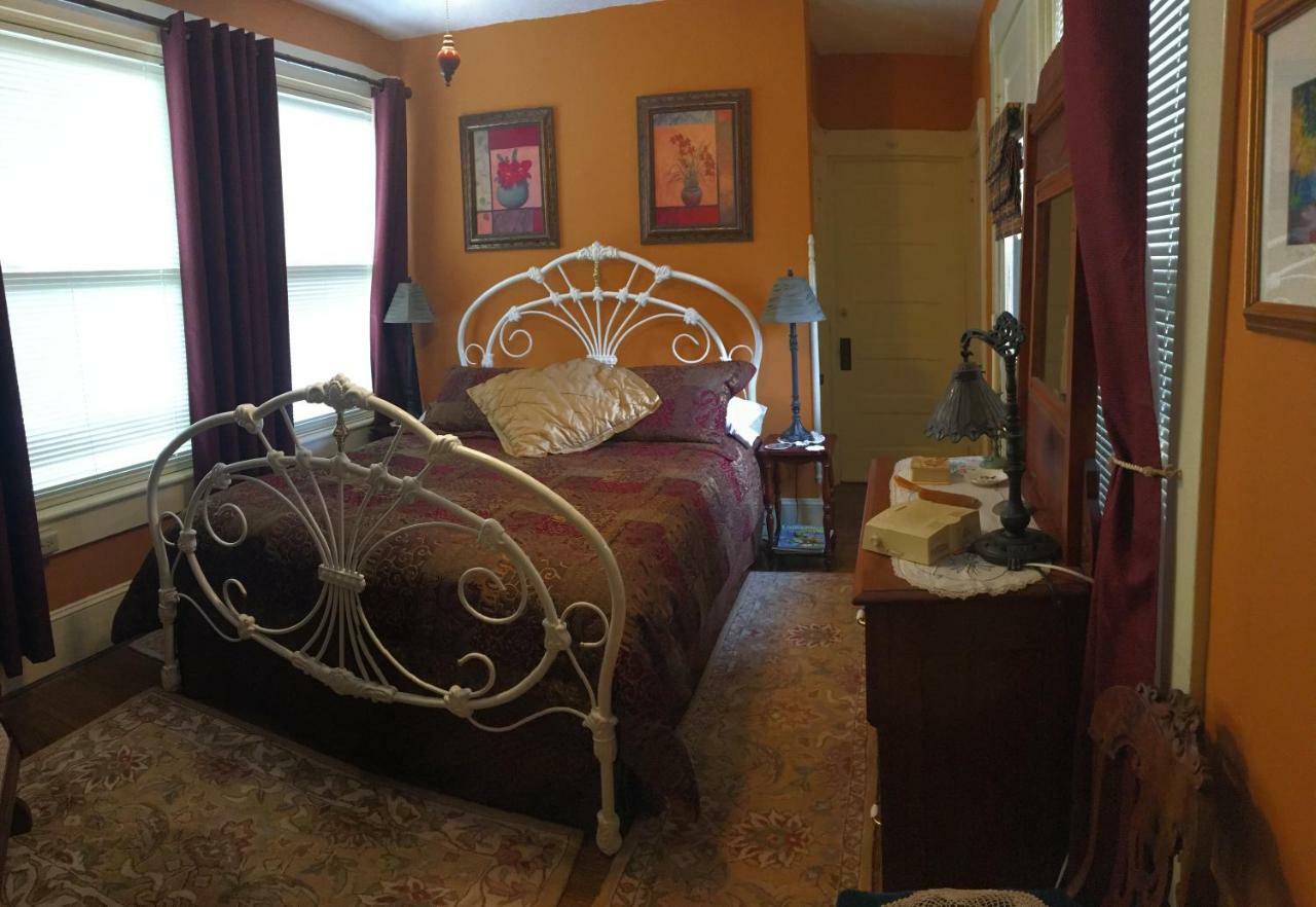 Manheim Manor Bed & Breakfast Exterior photo