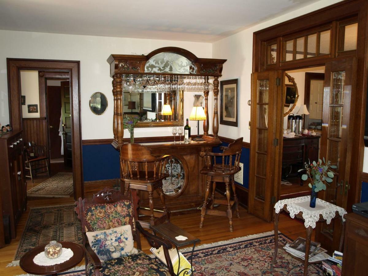 Manheim Manor Bed & Breakfast Exterior photo