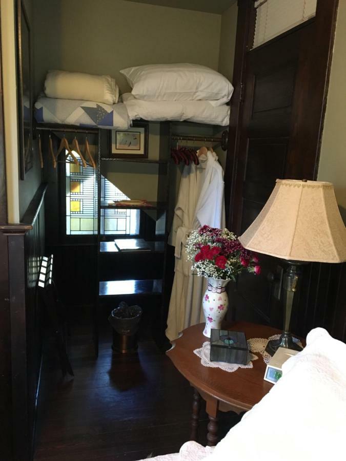 Manheim Manor Bed & Breakfast Exterior photo